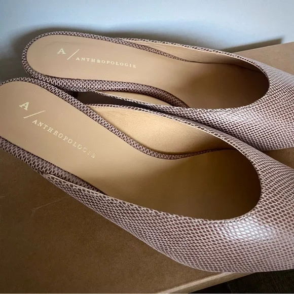 Anthropologie Kitten Mule Taupe Embossed Sz 8 - Picture 2 of 4